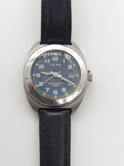 LOT comprenant :
Une montre de dame Yema...