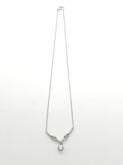 COLLIER en argent 925° ornée de pierres blanches
Poids...