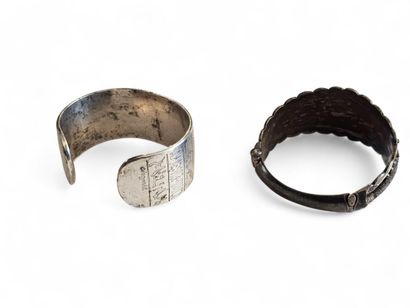 CHOUSKI DORDOGNE 
Bracelet manchette en bronze...
