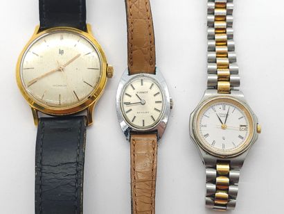 ENSEMBLE DE TROIS MONTRES 
Citizen
Tissot...