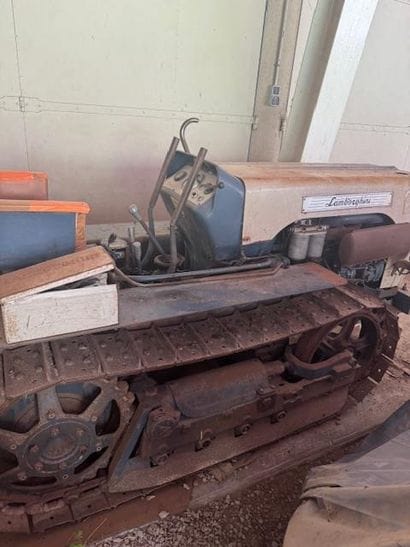 Crawler-Type LAMBORGHINI
C340S

The vehicle...