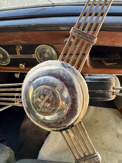 HOTCHKISS, 864 S49 Artois, 1950

Black Hotchkiss...