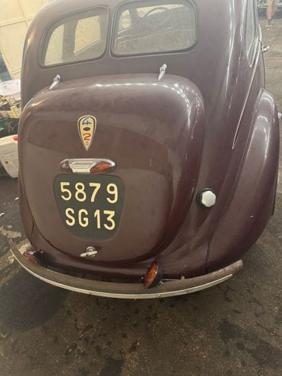 PEUGEOT, 402 B sedan, 1939

Four-door sedan...