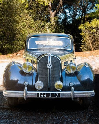 HOTCHKISS, 864 S49 Artois, 1950

Black Hotchkiss...