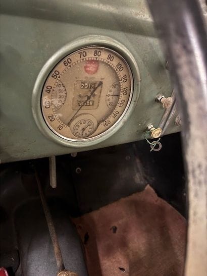PEUGEOT, 402 B Light, 1939

Four-door sedan...