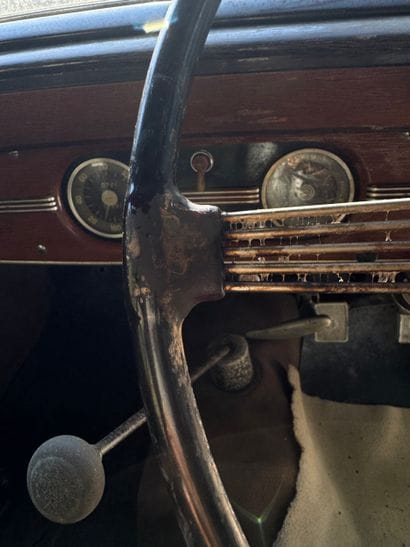 HOTCHKISS, 864 S49 Artois, 1950

Black Hotchkiss...