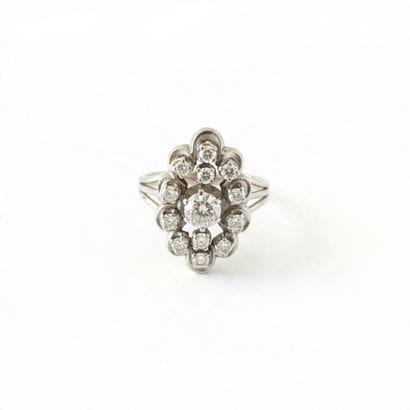 Marquise-cut ring in 750° white gold, set...