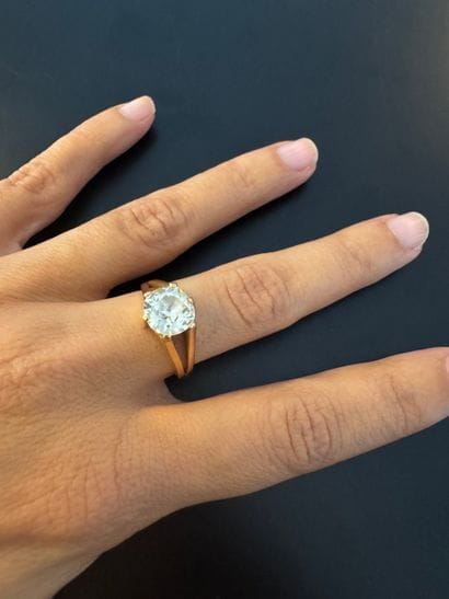 750° yellow gold RING set with an old-cut...