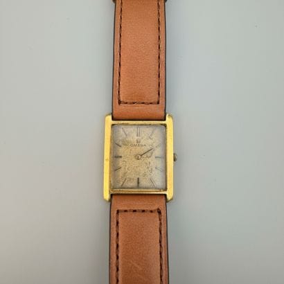 OMEGA 
Wristwatch, rectangular case in 750°...