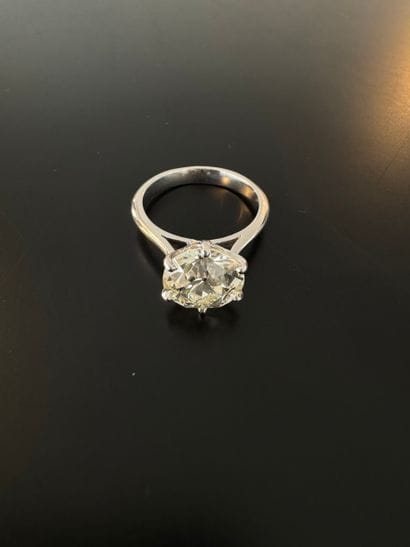 750° white gold solitaire ring set with an...