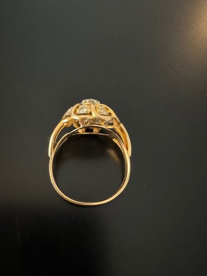 Dome-shaped ring made of gold (.750) and...