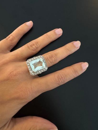 750° white gold cocktail ring set with an...