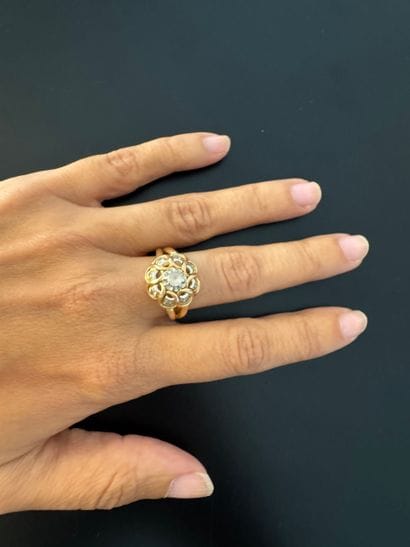 Dome-shaped ring made of gold (.750) and...