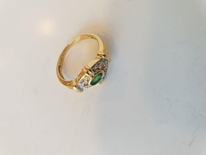 BAGUE en or jaune 750° ornee de diamants...