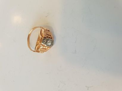 BAGUE en or deux tons ornée d'un diamant...