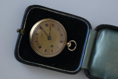 MONTRE de gousset en or jaune 750° guilloché...