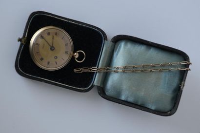 MONTRE de gousset en or jaune 750° guilloché...
