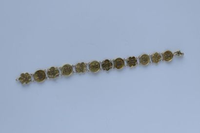 BRACELET en or 14 kt Poids brut : 17,9 g
On...