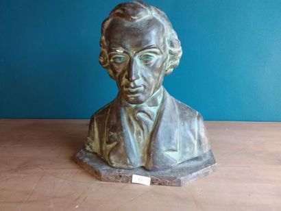 SUJET en plâtre imitant le bronze, représentant...