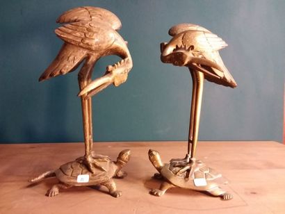 SUJET en bronze doré représentant une paire...