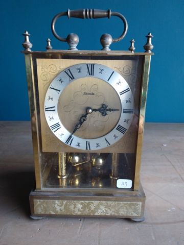 HERMLE
PENDULE 400 jours, en métal doré à...