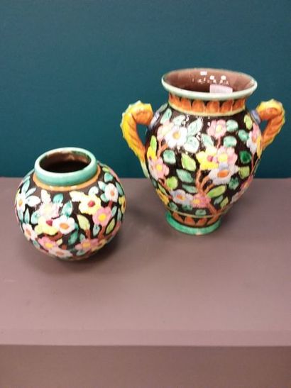 MONACO
Deux vases en faïences polychromes...