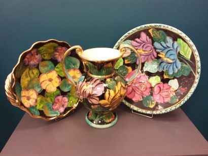 VALLAURIS
Ensemble en faience polychrome...
