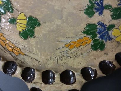 Jérome MASSIER (1836-1907)
Assiette en céramique...