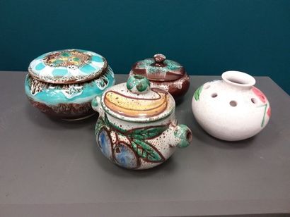 VALLAURIS
Ensemble en faience vernissée comprenant...