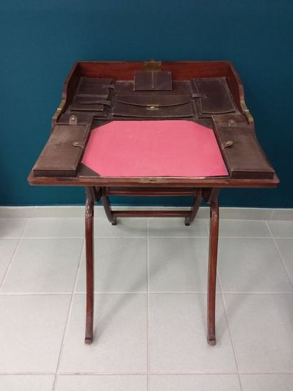 PETIT bureau de campagne pliant en bois de...