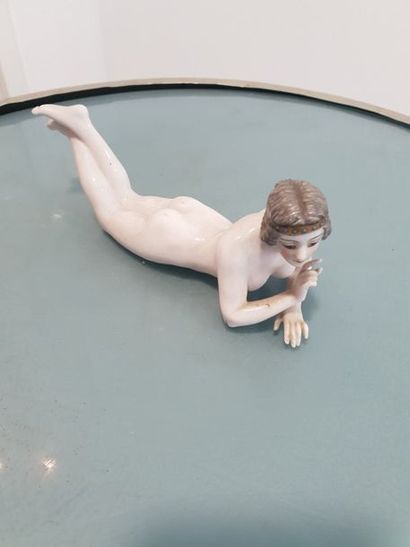 PORCELAINE NAPOLITAINE
femme nue allongé...