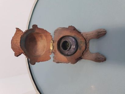 ENCRIER en bois sculpté représentant un ...