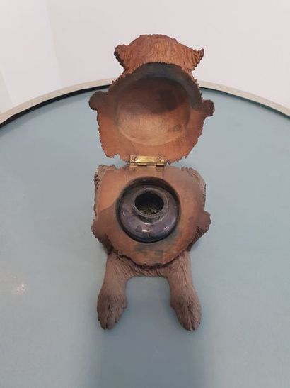 ENCRIER en bois sculpté représentant un ...