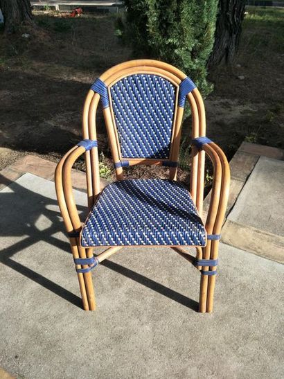 QUATRE CHAISES
En rotin malacca, assise et...