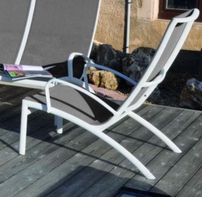 PROLOISIRS
Deux fauteuils bas Elegance LOUNGE,...