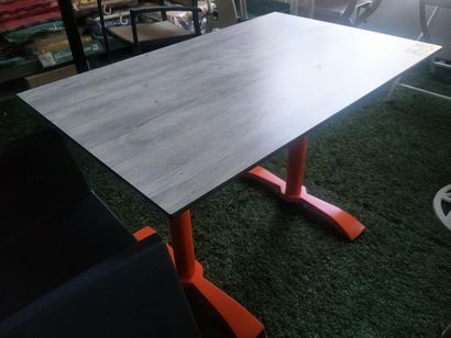 WERZALIT
Table balcon, le plateau HPL compact...