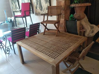 INSIDEOUT
Table en teck, en teck massif,...