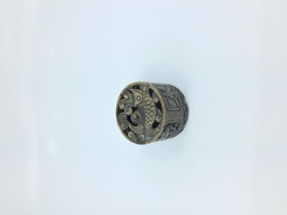 TRAVAIL ASIATIQUE MODERNE 
Boite ronde en...