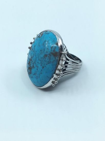 BAGUE en or gris 750° ornée d'une importante...