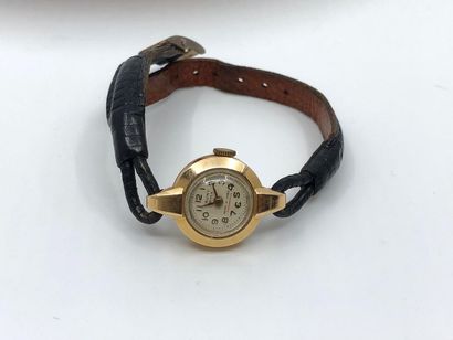 CAUNY
MONTRE bracelet de dame, boîtier en...