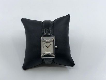 FRED 
MONTRE bracelet de dame, boîtier en...