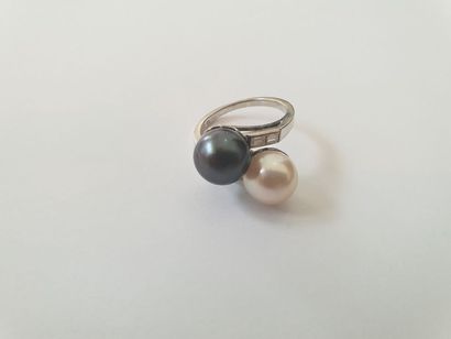 GUBELIN
Bague en or gris 750° toi et moi...