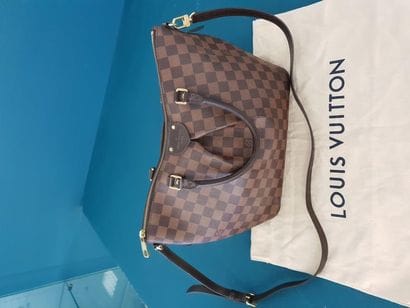 LOUIS VUITTON 
Sac à main modèle SIENA en...