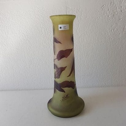GALLE
Vase cornet en verrre multicouche à...