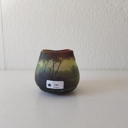 François-Théodore LEGRAS (1839 - 1916) 
Vase...