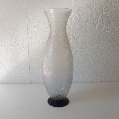 DAUM NANCY
Vase ovoïde sur piédouche en verre...