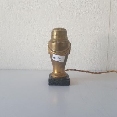 VEILLEUSE brule-parfum en laiton en forme...
