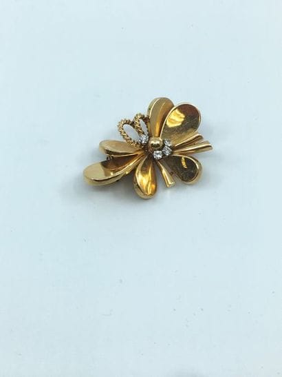 MAUBOUSSIN 
Broche en or jaune 750° et platine...