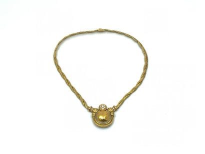 CHAUMET 
IMPORTANT collier scarabée en or...