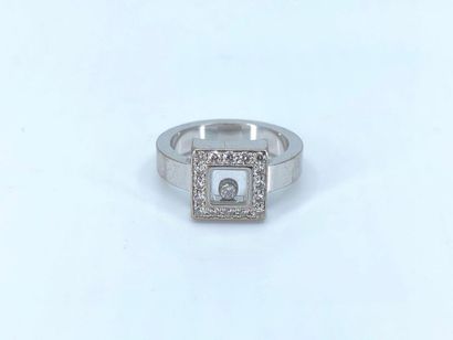 CHOPARD
Bague en or gris 750° modèle Happy...